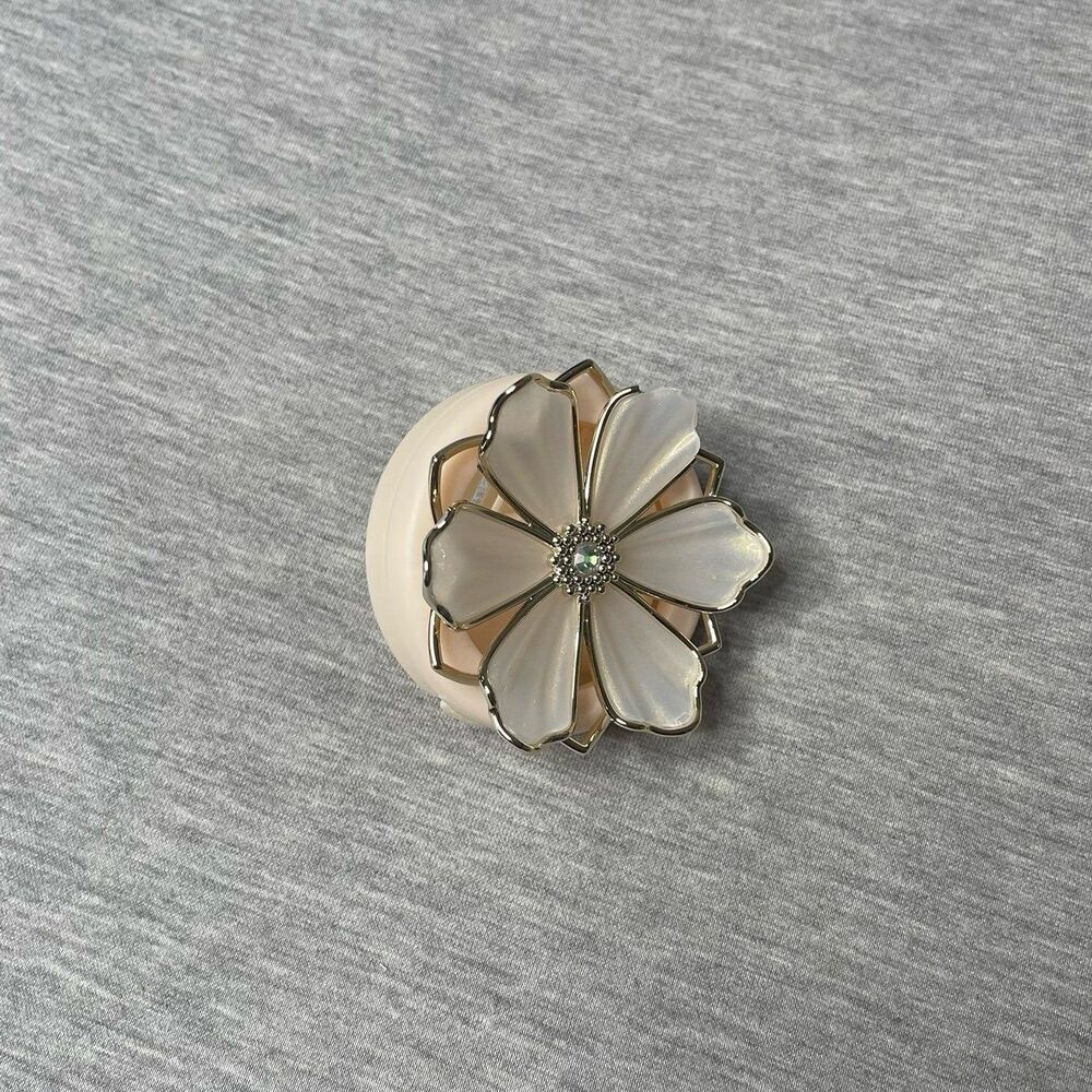 Bath & Body Works Flower Gold Pearl Visor Vent Clip Holder